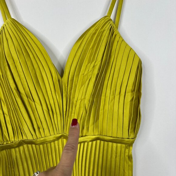 NWT Mac Duggal Pleated Plunge Neck Wide Leg Jumpsuit Chartreuse 6 #8483 - Picture 3 of 11